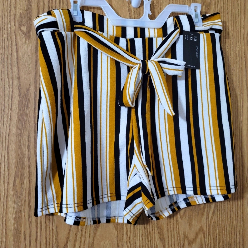 NWT Spark 1X Yellow Black White Striped Pull On Stretchy Shorts